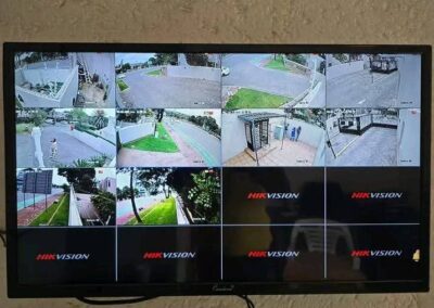 Smart Sat Security technician installing a security camera (32)