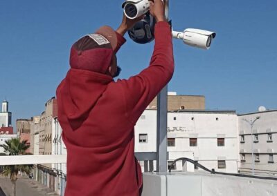 Smart Sat Security technician installing a security camera (12)